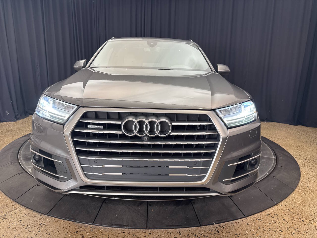 Used 2017 Audi Q7 3.0T Premium Plus w/ Premium Plus Package AWD/4WD image 9