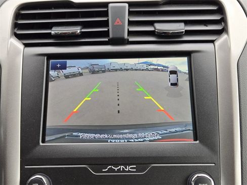 Used 2020 Ford Fusion SE image 13