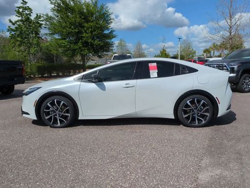 Used 2026 Toyota Prius Plug-In Hybrid FWD image 3