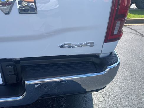 Used 2025 RAM 2500 Laramie AWD/4WD image 15