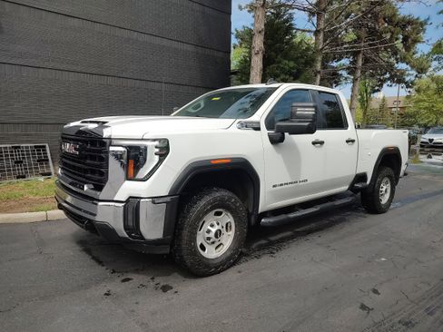 Used 2024 GMC Sierra 2500 Pro w/ Convenience Package AWD/4WD image 1