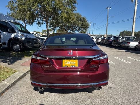 Used 2017 Honda Accord Touring image 6