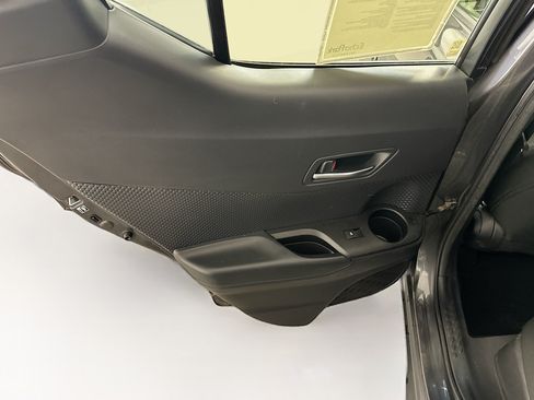 Used 2019 Toyota C-HR XLE FWD image 26