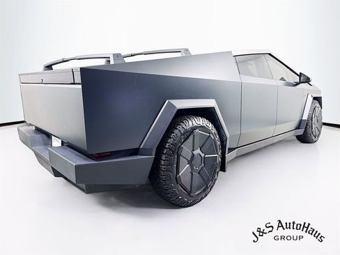 Used 2024 Tesla Cybertruck AWD Crew Cab image 7