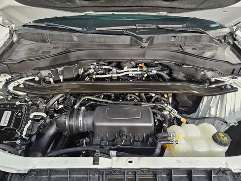 Used 2023 Ford Explorer Limited AWD/4WD image 19