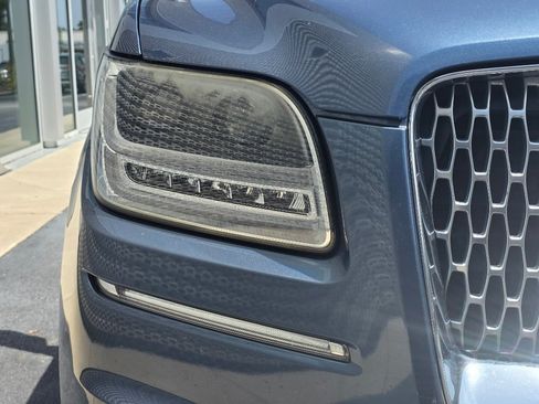 Used 2018 Lincoln Navigator L Select AWD/4WD image 3