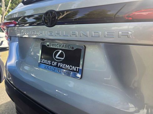 Used 2024 Toyota Grand Highlander FWD image 13