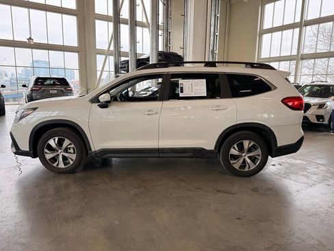 Used 2024 Subaru Ascent Premium w/ Convenience Package image 6