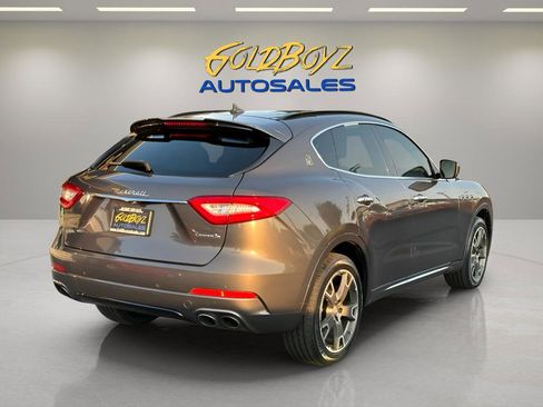 Used 2017 Maserati Levante w/ Sport Package image 4