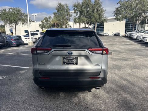 Used 2024 Toyota RAV4 XLE Premium image 5