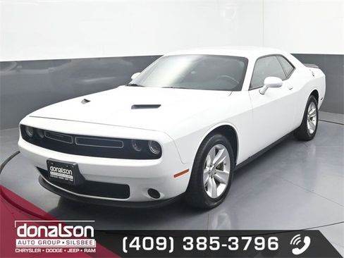 Used 2023 Dodge Challenger SXT image 5