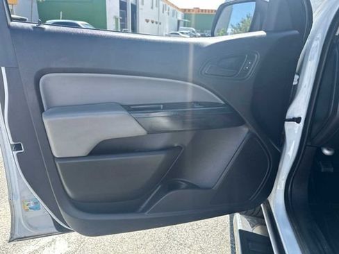 Used 2017 Chevrolet Colorado W/T w/ WT Convenience Package RWD image 9