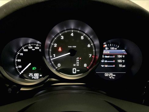 Used 2023 Porsche Macan S image 21