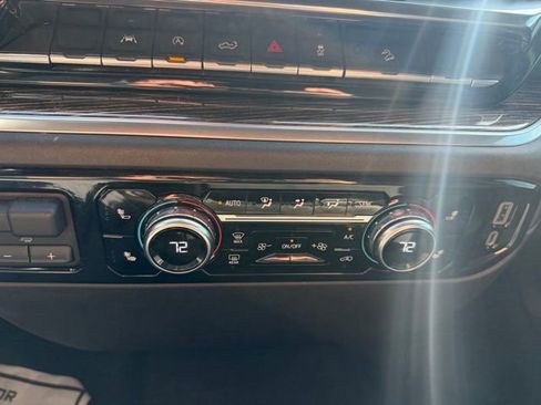 Used 2023 GMC Sierra 1500 SLE image 17