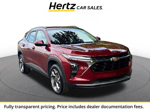 Used 2025 Chevrolet Trax LT FWD image 1