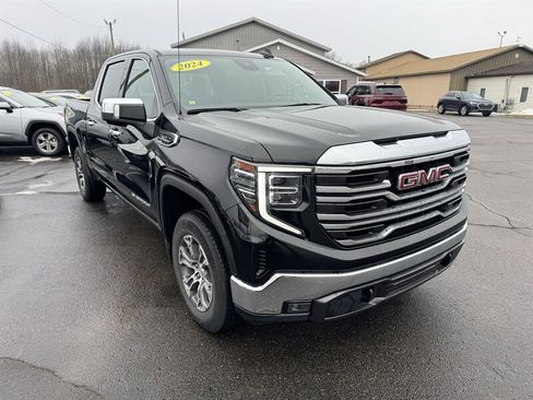 Used 2024 GMC Sierra 1500 SLT image 3
