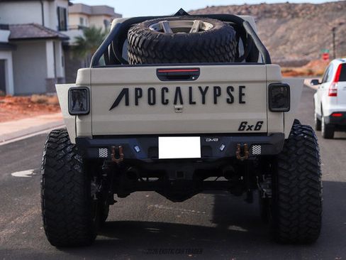 Used 2023 Jeep Gladiator Sport image 7