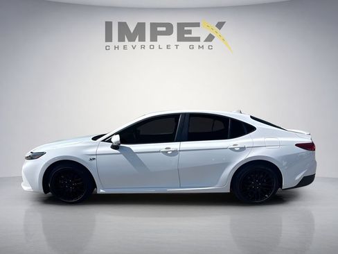 Used 2025 Toyota Camry LE w/ Convenience Package FWD image 2