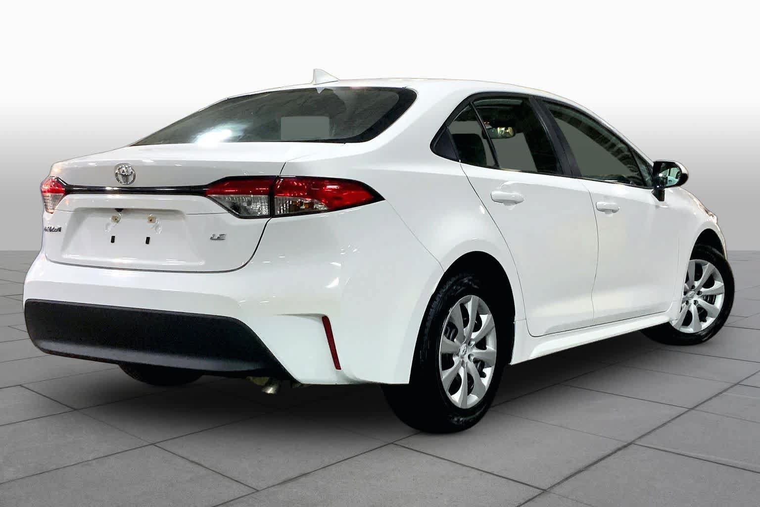 Used 2024 Toyota Corolla LE FWD image 13