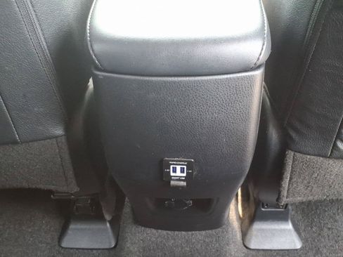 Used 2018 Toyota RAV4 Limited FWD image 26