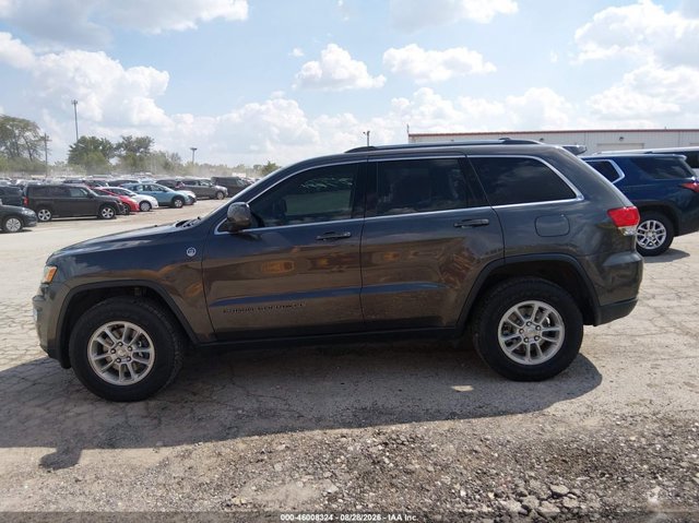 Used 2019 Jeep Grand Cherokee Laredo AWD/4WD image 10