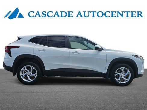 Certified 2024 Chevrolet Trax LS w/ LS Convenience Package FWD image 6