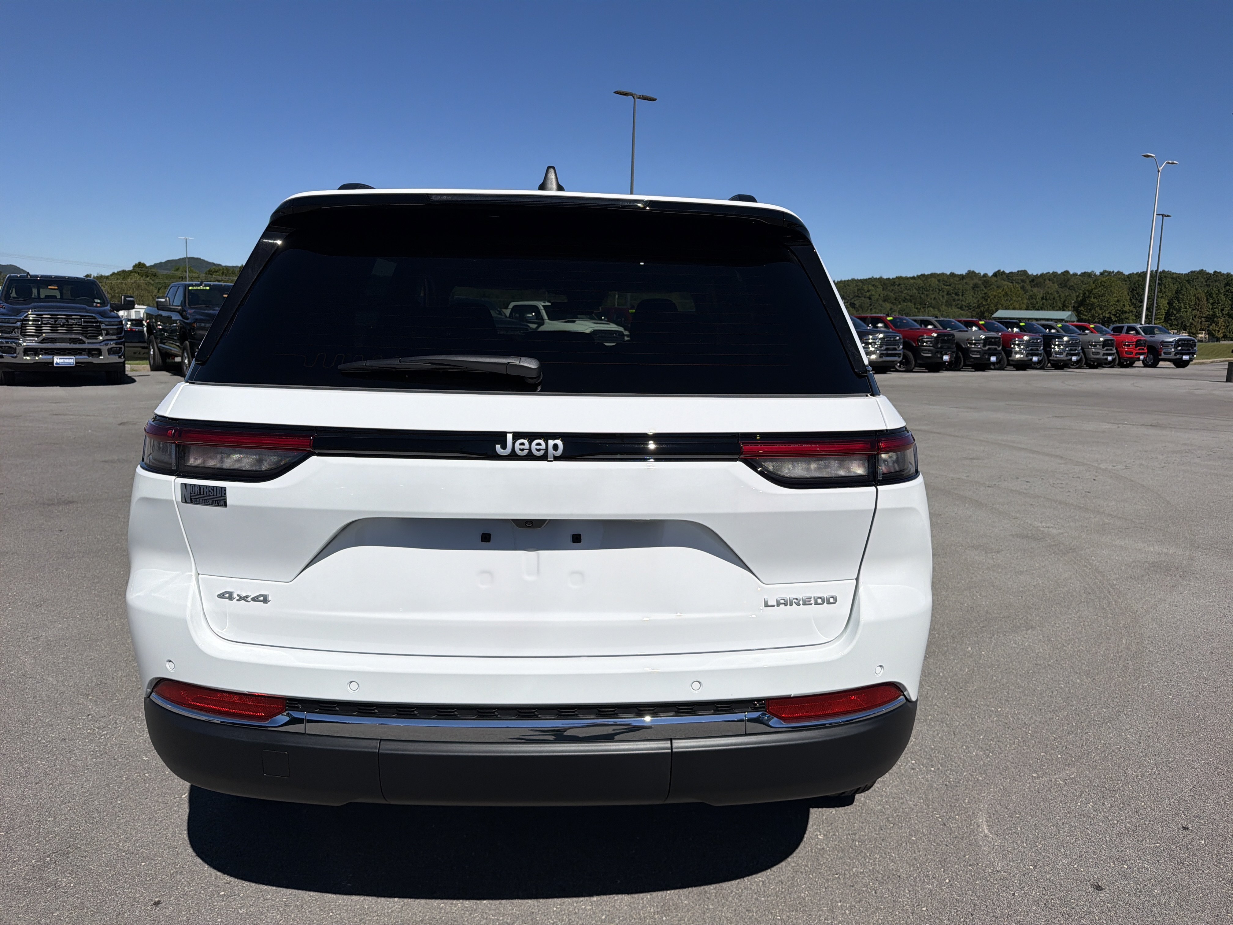New 2027 Jeep Grand Cherokee Laredo X AWD/4WD image 7