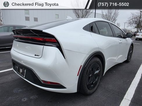 Used 2023 Toyota Prius LE image 6