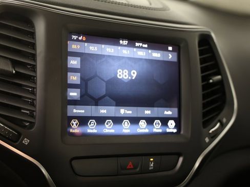 Used 2022 Jeep Cherokee Latitude Lux w/ Sun & Sound Group image 11