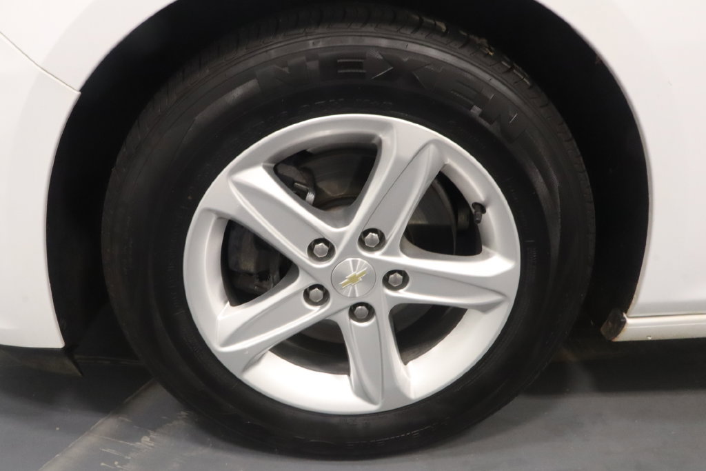 Used 2023 Chevrolet Malibu LS FWD image 23