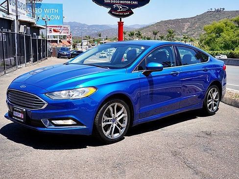Used 2017 Ford Fusion SE w/ Equipment Group 201A AWD/4WD image 5