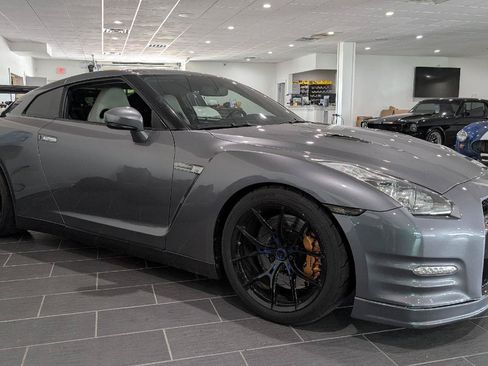 Used 2013 Nissan GT-R Black Edition AWD/4WD image 3