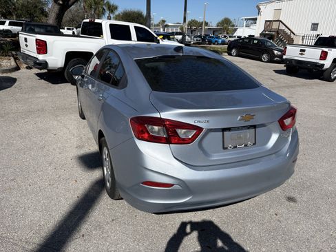 Used 2018 Chevrolet Cruze LS image 5