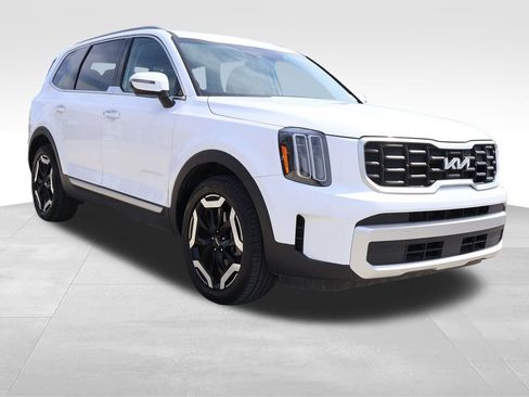 Used 2025 Kia Telluride S FWD image 6