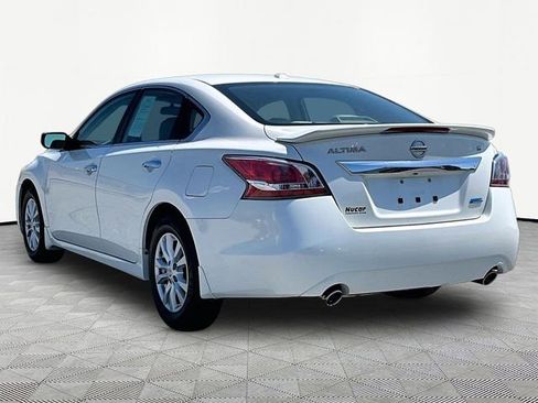 Used 2014 Nissan Altima 2.5 S w/ Sport Value Package FWD image 4