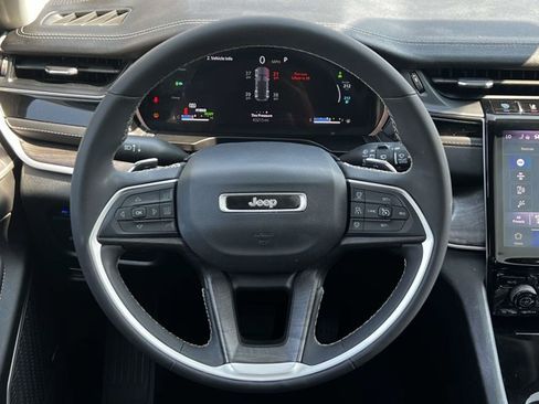 Used 2023 Jeep Grand Cherokee 4WD 4xe image 13