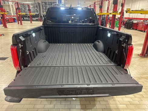 Used 2024 Toyota Tundra Platinum AWD/4WD image 44