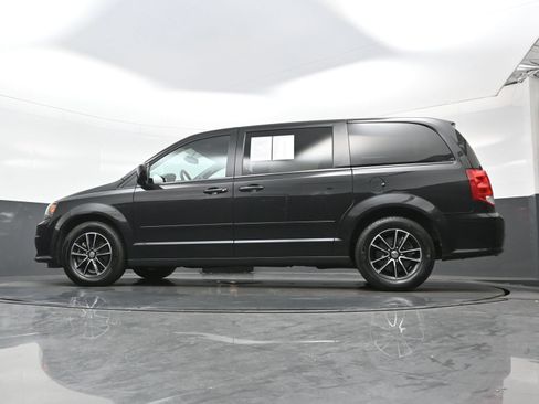 Used 2017 Dodge Grand Caravan GT FWD image 28