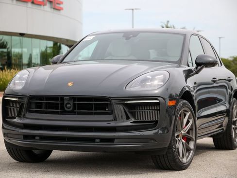 Certified 2025 Porsche Macan GTS AWD/4WD image 13