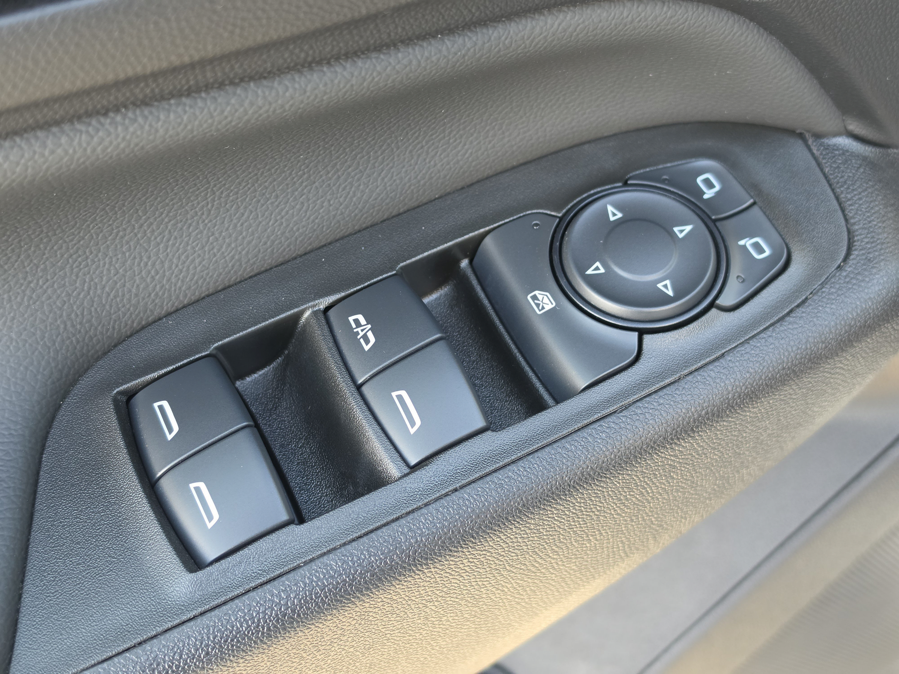 Used 2024 Chevrolet Equinox LT w/ LPO, Cargo Package FWD image 24