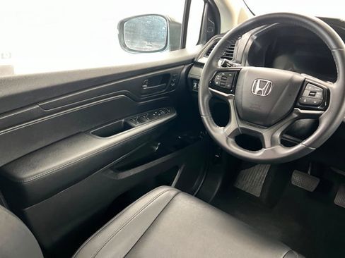 Used 2025 Honda Odyssey EX-L image 11