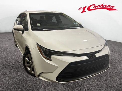 Used 2023 Toyota Corolla LE image 1