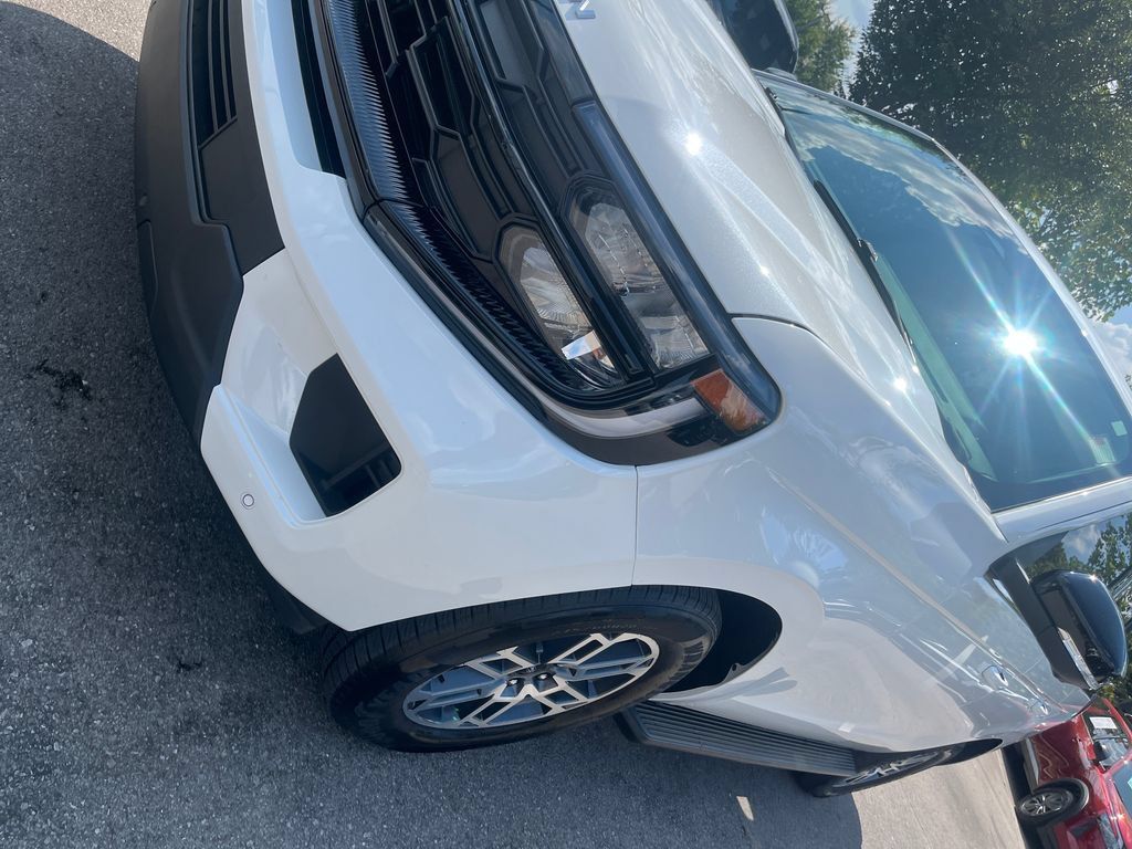 Used 2025 Ford Expedition Active RWD image 34