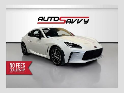 Used 2025 Toyota GR86 w/ ALL Weather Mat Package (TMS) RWD image 1