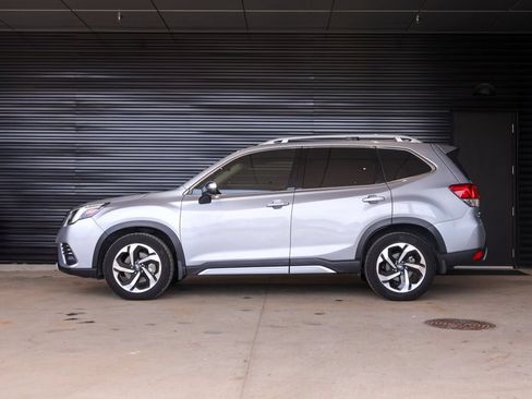Used 2022 Subaru Forester Touring w/ Popular Package #2 AWD/4WD image 2
