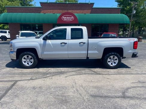 Used 2017 Chevrolet Silverado 1500 W/T w/ WT Convenience Package AWD/4WD image 9