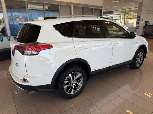 Used 2016 Toyota RAV4 XLE AWD/4WD image 3