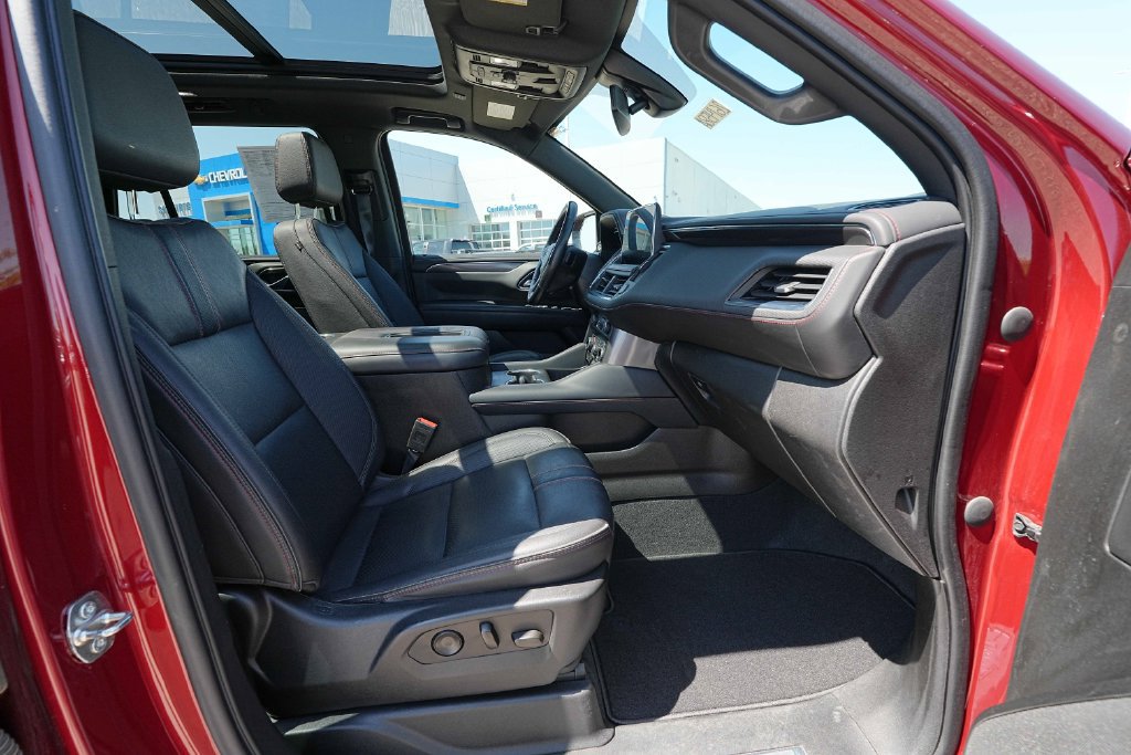 Used 2022 Chevrolet Tahoe RST w/ Luxury Package AWD/4WD image 23