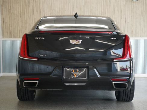 Used 2018 Cadillac XTS Luxury AWD/4WD image 9
