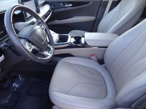 Certified 2021 Lincoln Nautilus Reserve image 9